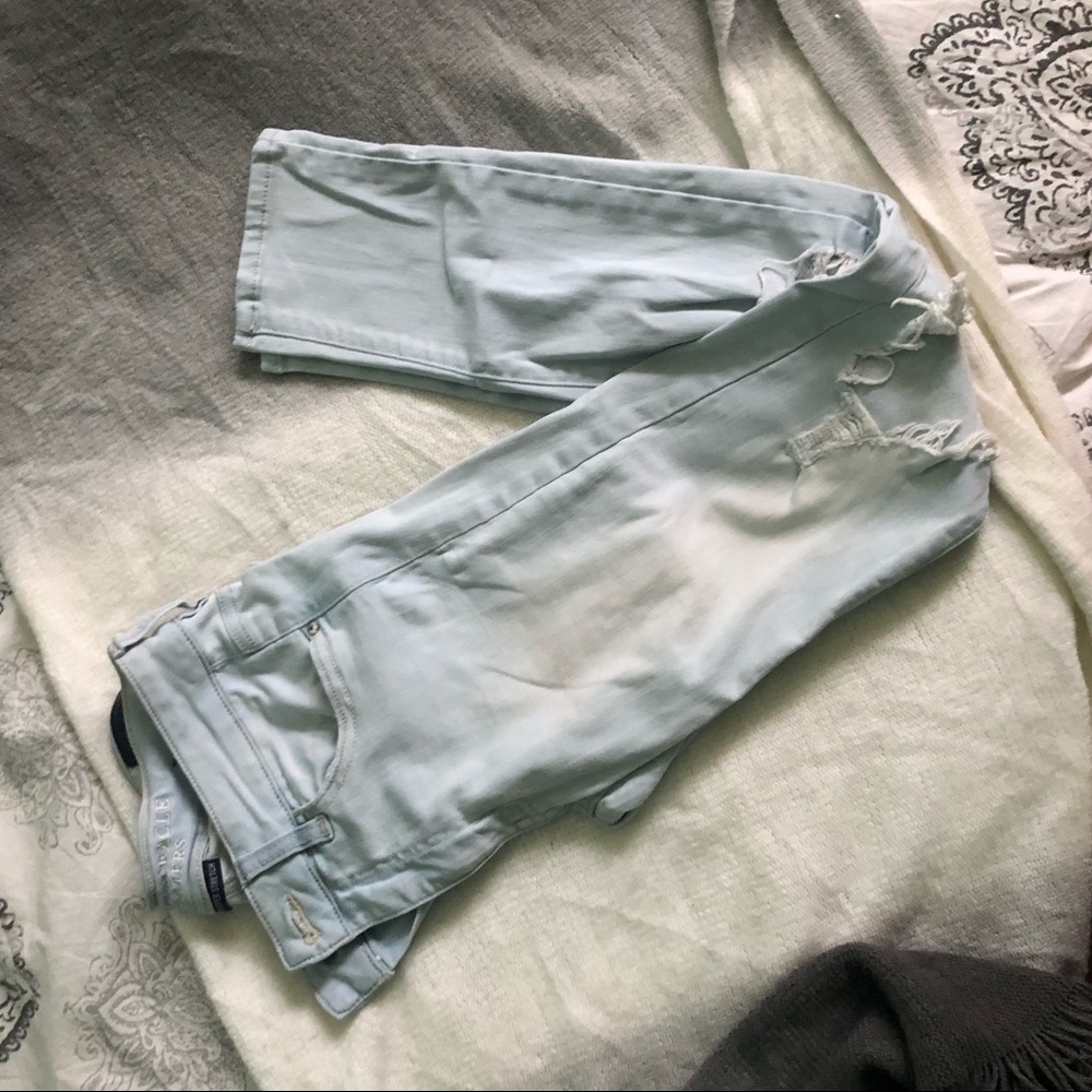 Distressed Light wash Jeans